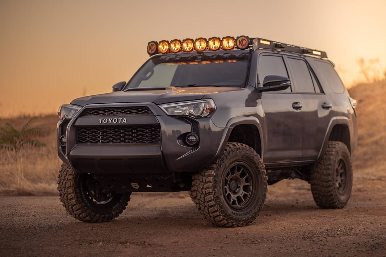 2022 toyota forerunner lifted