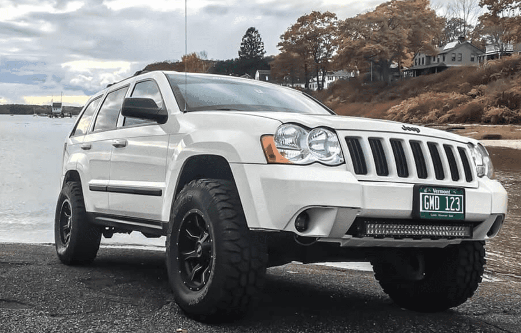 Can You Put Bigger Tires of Jeep Grand Cherokee Without a Lift